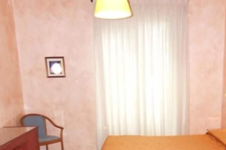 Room 5 of 32