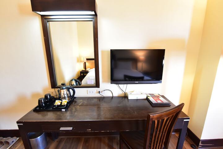 Room 10 of 34