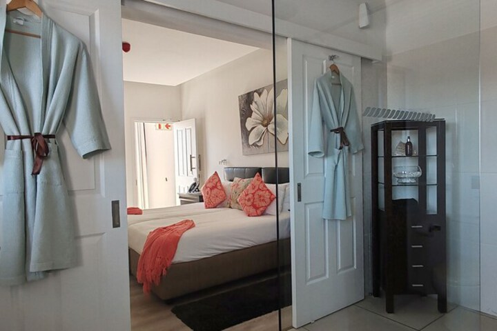 Room 19 of 106