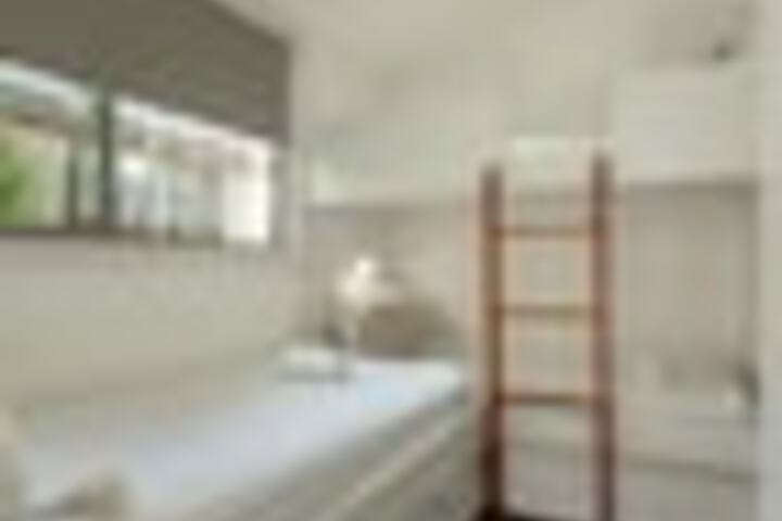 Room 14 of 279