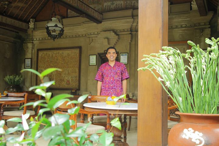 Hotel Lobby