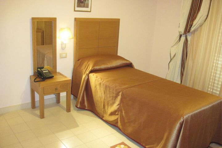 Room 29 of 42