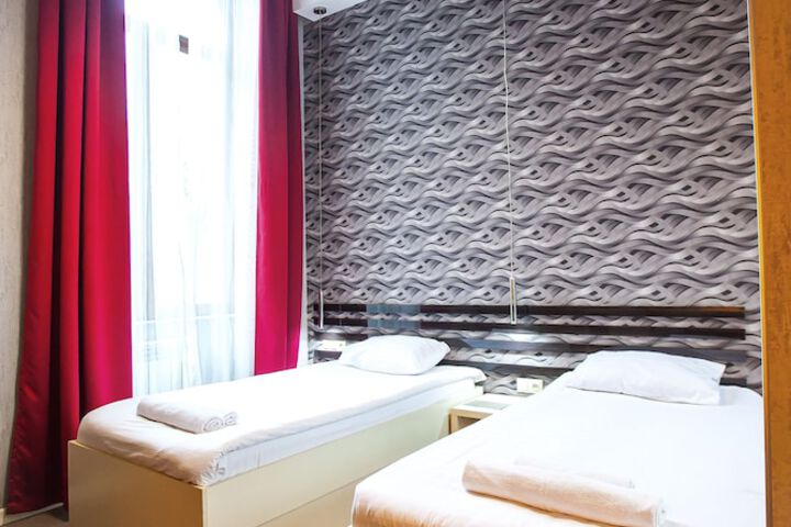Room 13 of 91