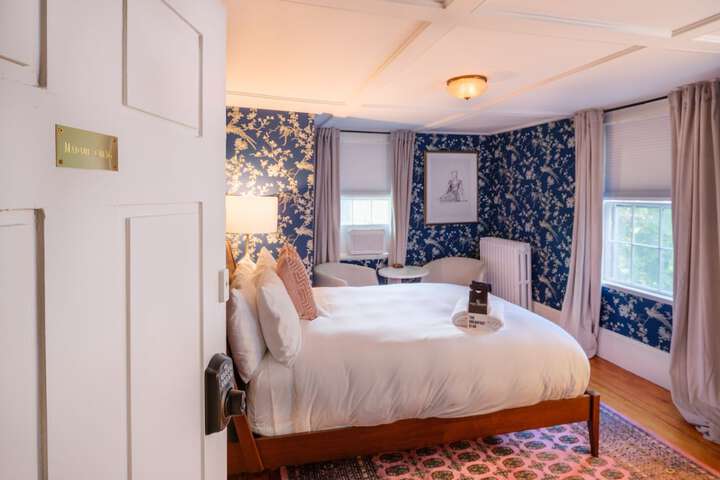 Room 6 of 44