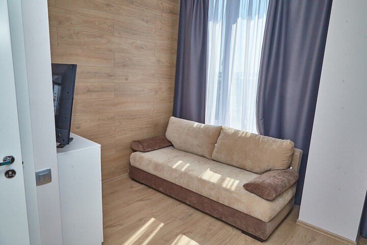 Room 28 of 53