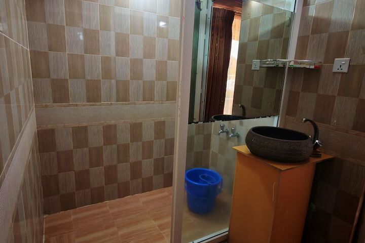 Room 16 of 24