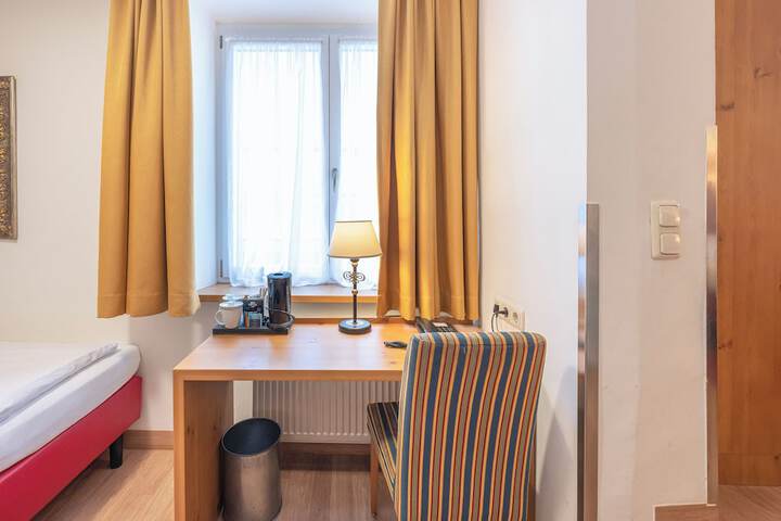 Room 12 of 47