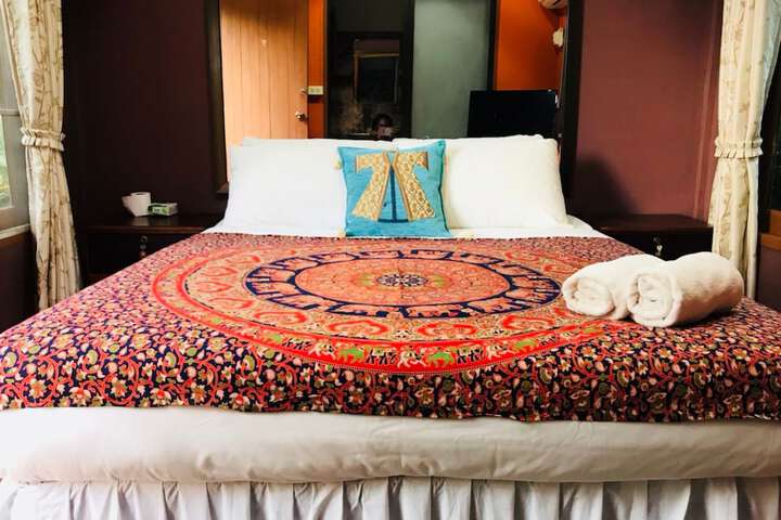 Room 3 of 28