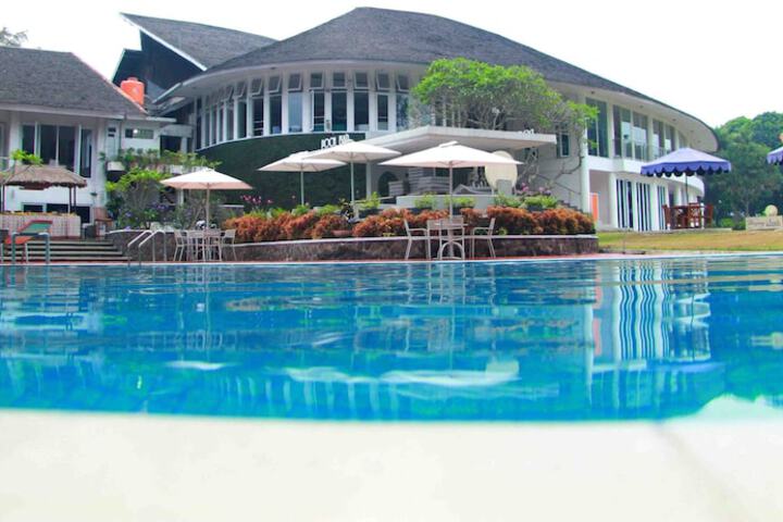Pool 9 of 18