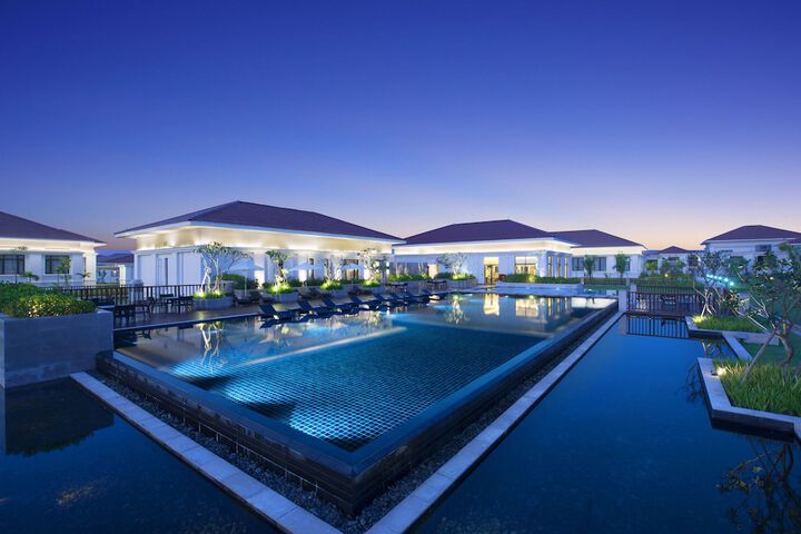 Hotel Pool