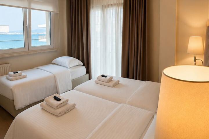Room 5 of 28