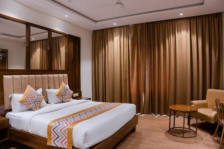 Room 5 of 32