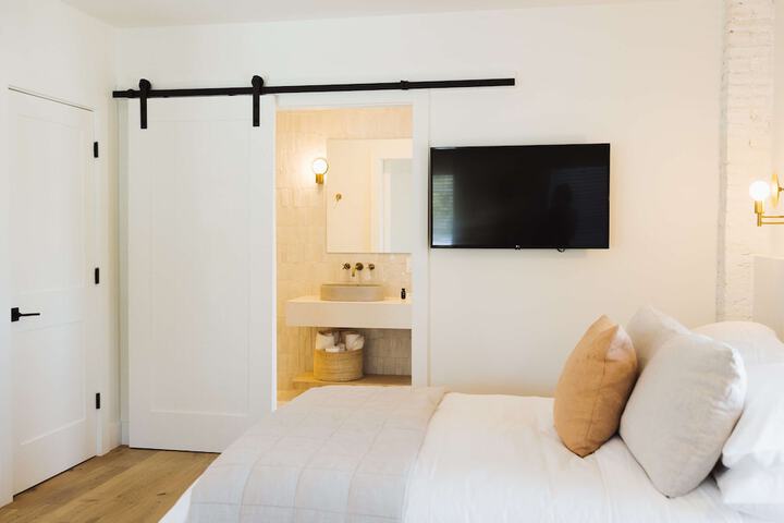 Room 8 of 30