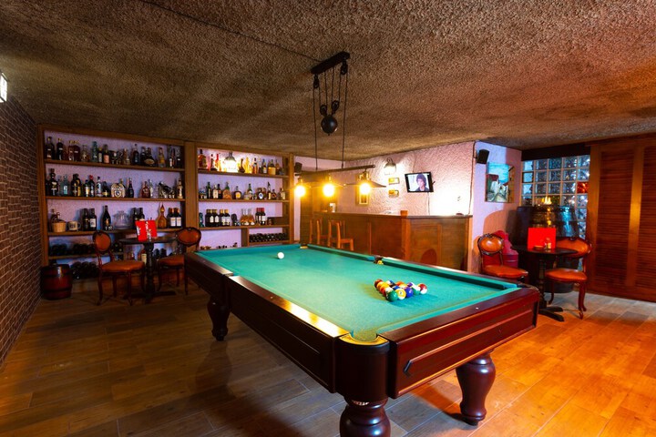 Lounge 114 of 123