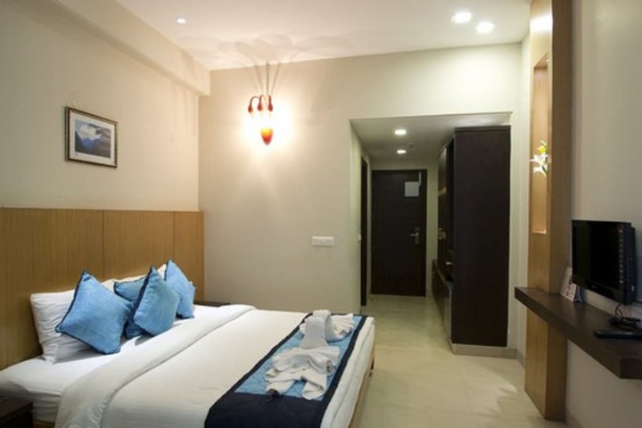 Room 13 of 27