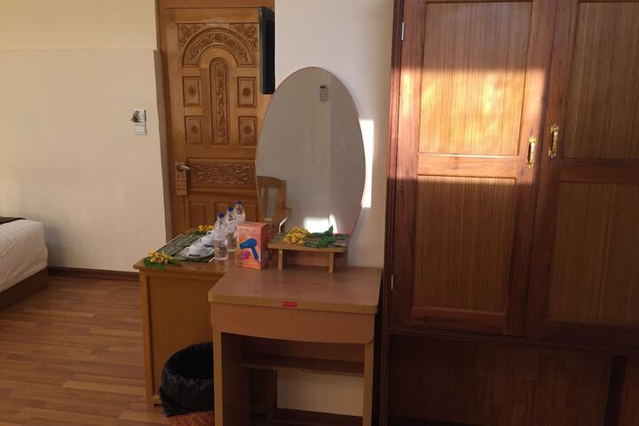 Room 11 of 78