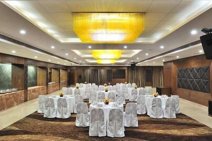 Ballroom/Hall 43 of 75