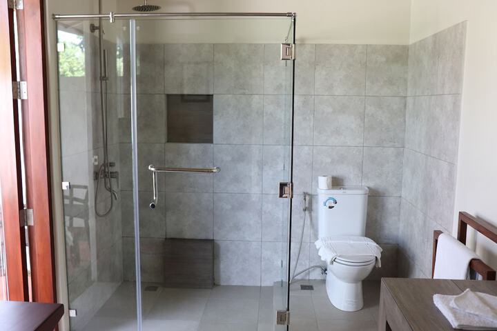 Room 46 of 120