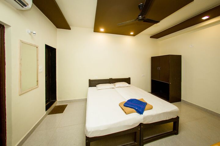 Room 30 of 144