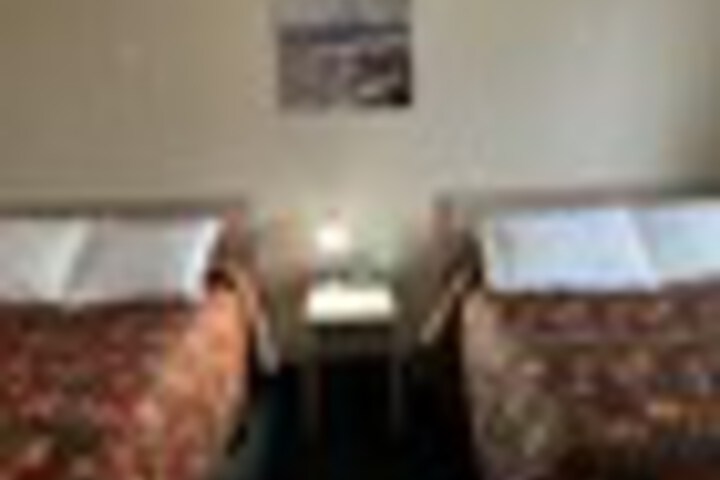 Room 23 of 168