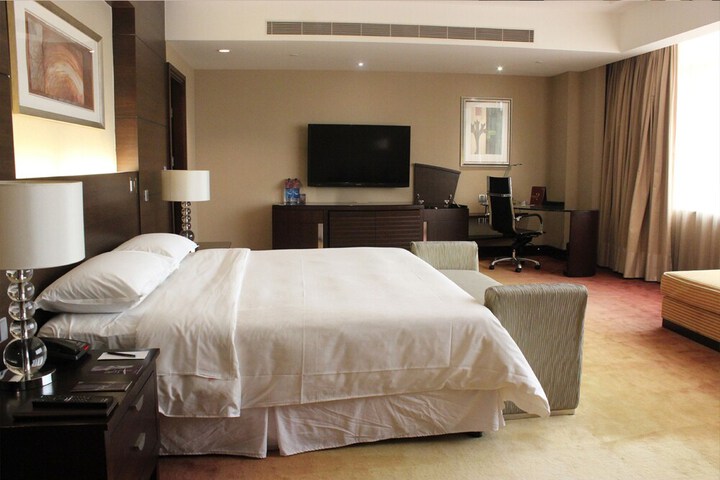 Room 6 of 66