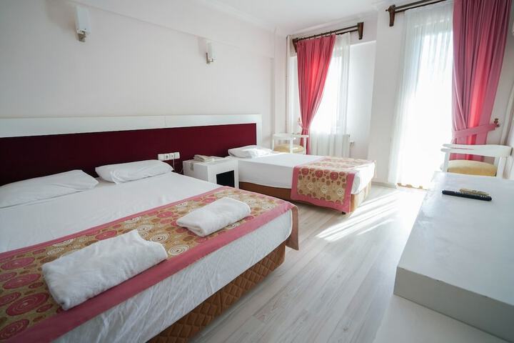 Room 12 of 16