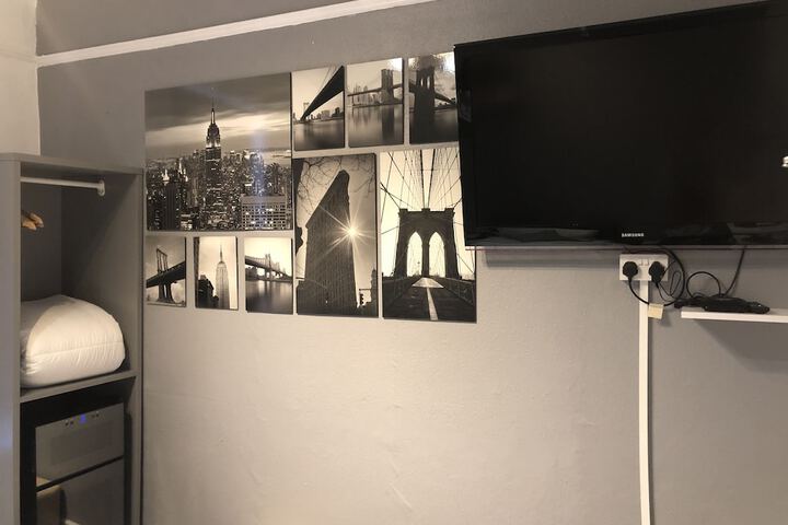 Room 7 of 75