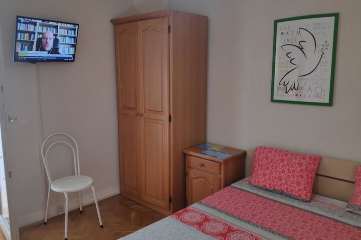 Room 8 of 35