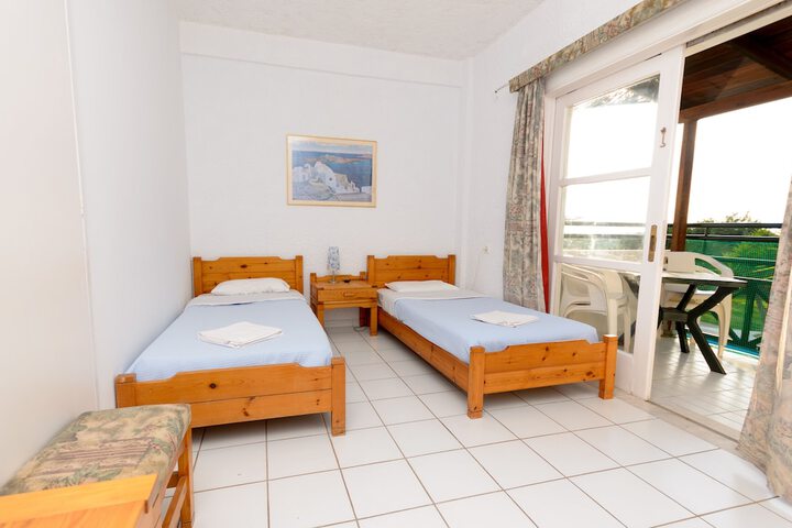 Room 14 of 65