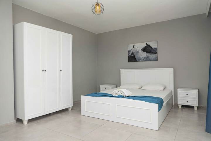 Room 33 of 68