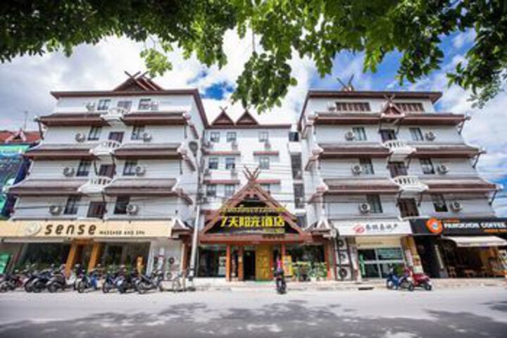 ZEN Rooms Arak Road 7 Days Inn