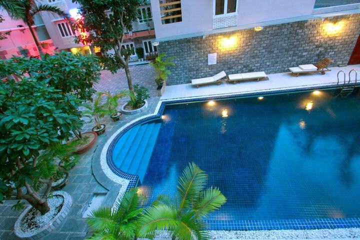 Pool Hotel