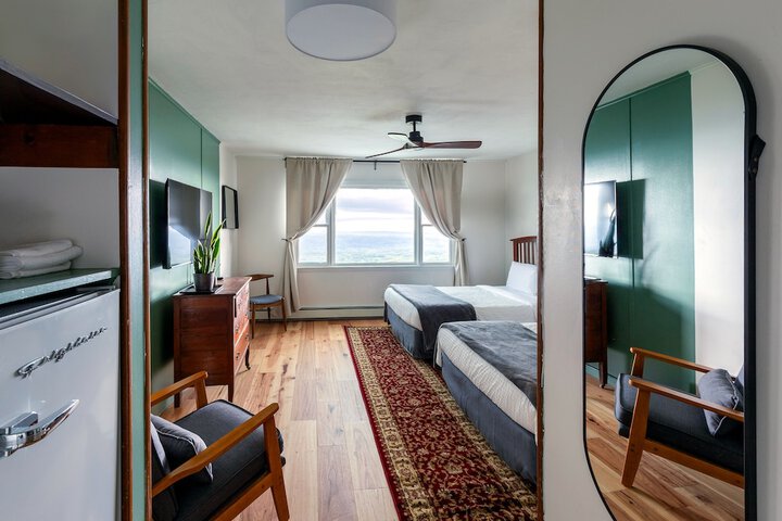 Room 15 of 40