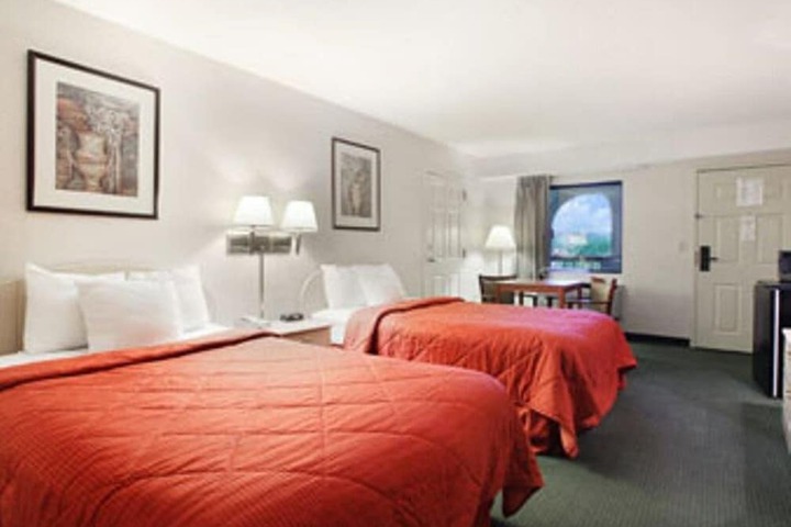 2 Double Beds (4 of 7)