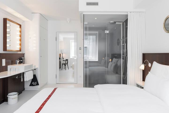 Room 20 of 113