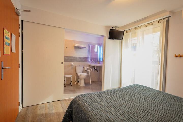 Room 15 of 69