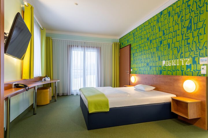 Room 7 of 20
