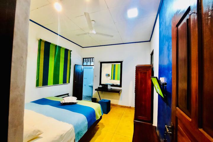 Room 18 of 47