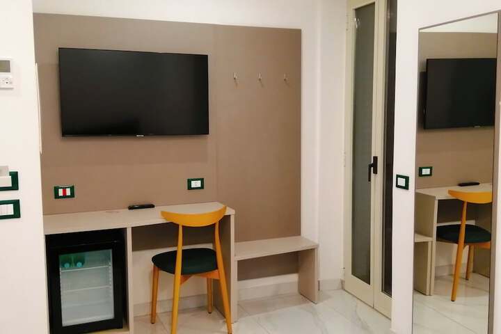 Room 38 of 98