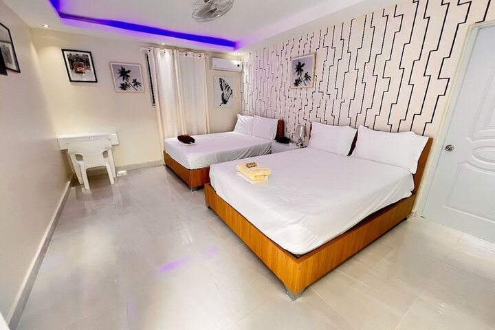 Hotel 1325