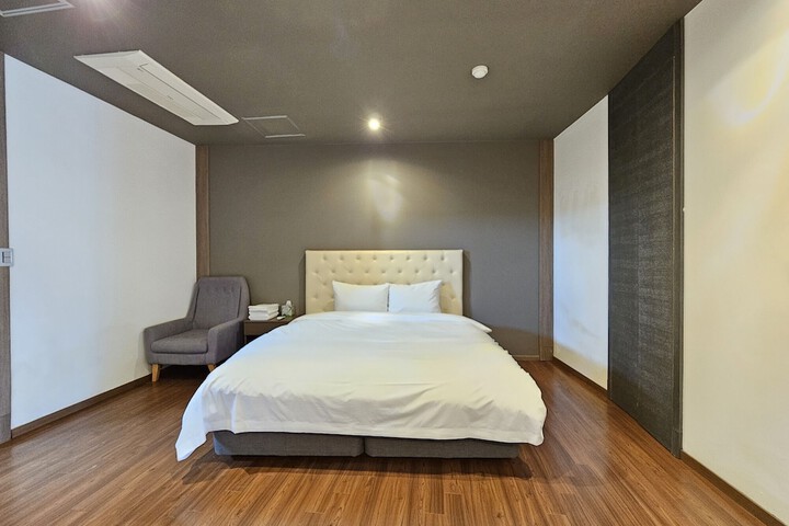 Room 49 of 138