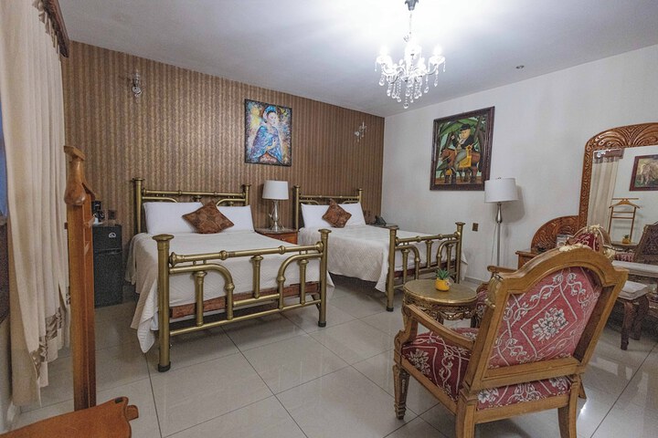 Room 15 of 33