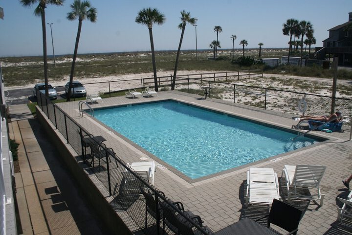 Pool 23 of 34