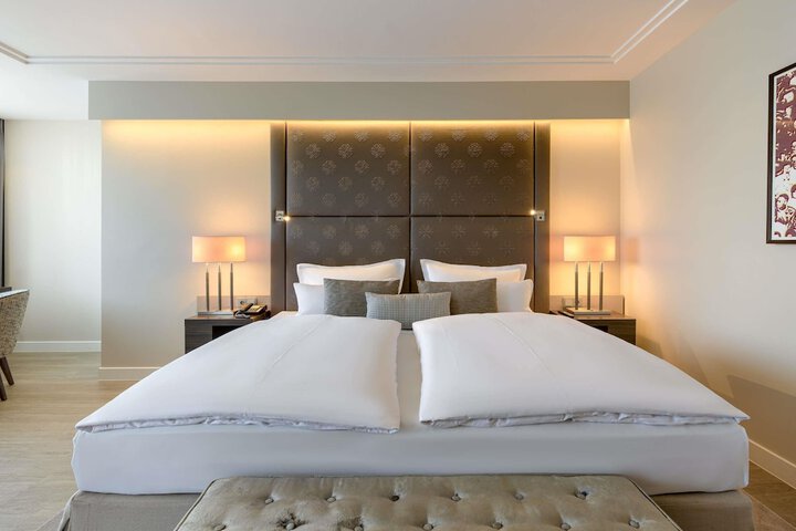 Room 26 of 159