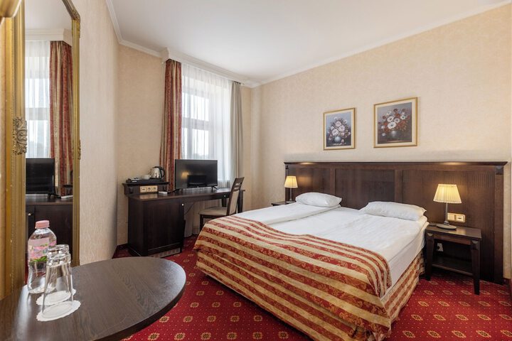 Room 14 of 48