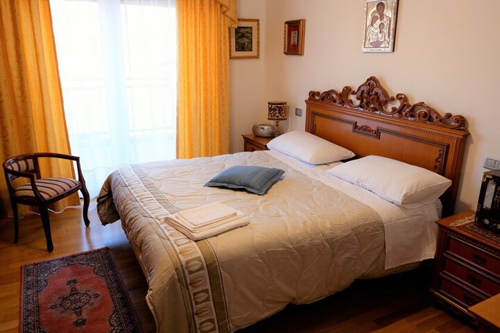 Room 9 of 43