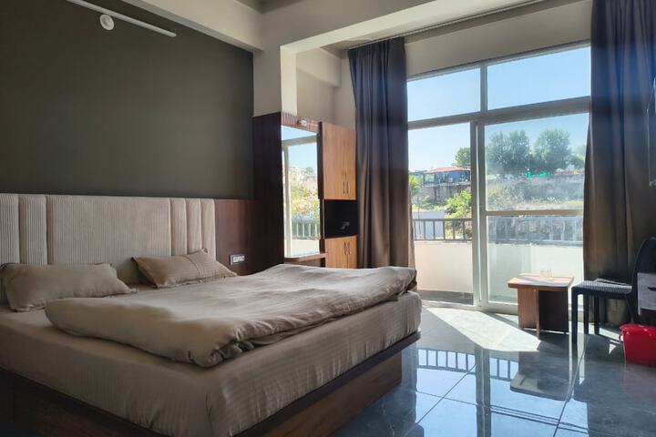 Room 9 of 72