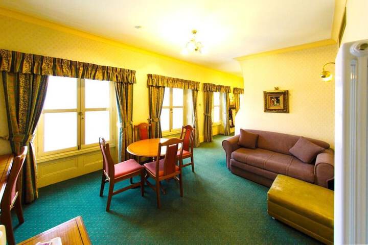Room 56 of 79
