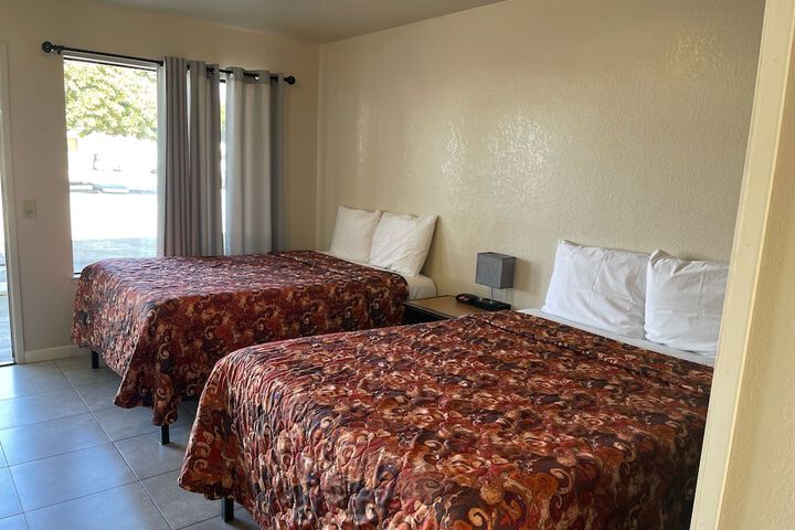 Room 9 of 10