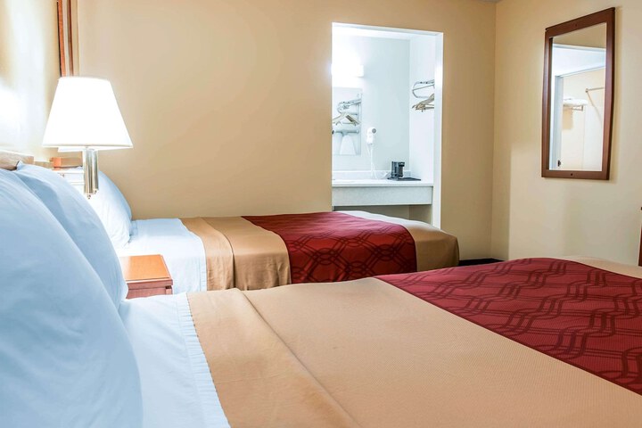 2 Double Beds (2 of 6)